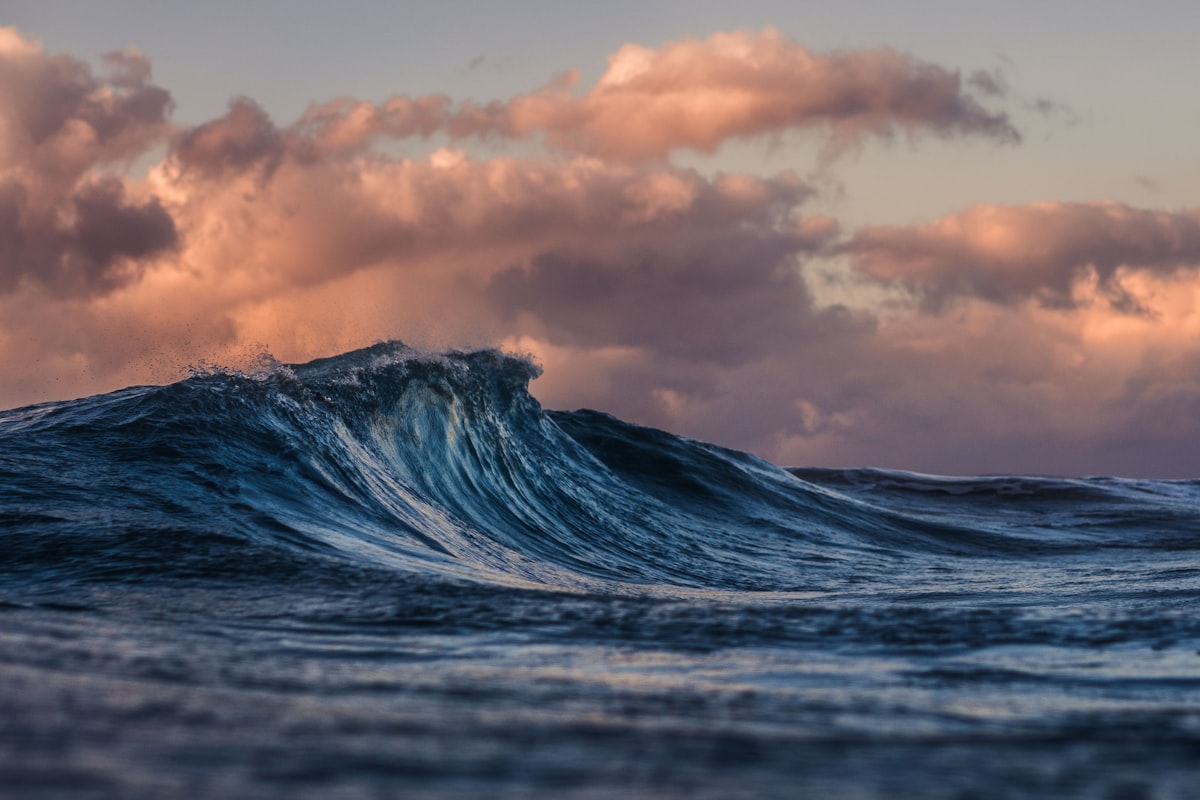 Veleiros em mar aberto vistos do ar